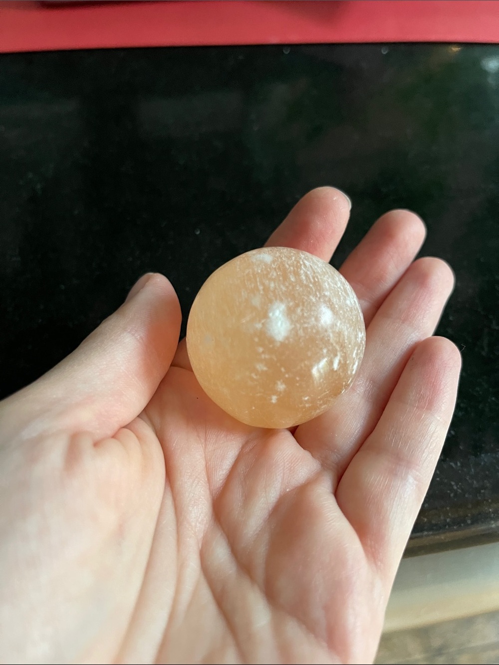 Spherical quarts ball